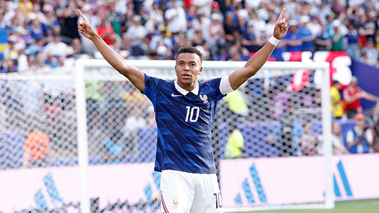 Dekati Rekor Lionel Messi, Kylian Mbappe Tegaskan Trofi Lebih Penting