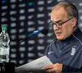 Gagal Lolos dari Fase Grup, Marcelo Bielsa Mundur Sebagai Pelatih Uruguay