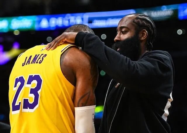 Harden Tunggu Kontrak Baru Demi Kembalinya LeBron ke Cavs - sumber: (mainbasket)