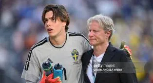 Jacob Widell Zetterstrom Santai Tanggapi Minat Leeds dan Wolves