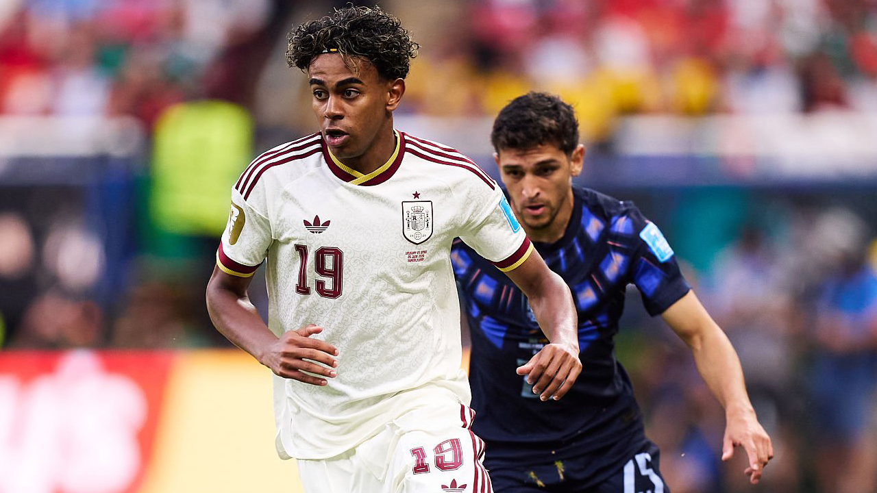 Lamine Yamal Siap Sambut Julian Alvarez jika Gabung Barcelona