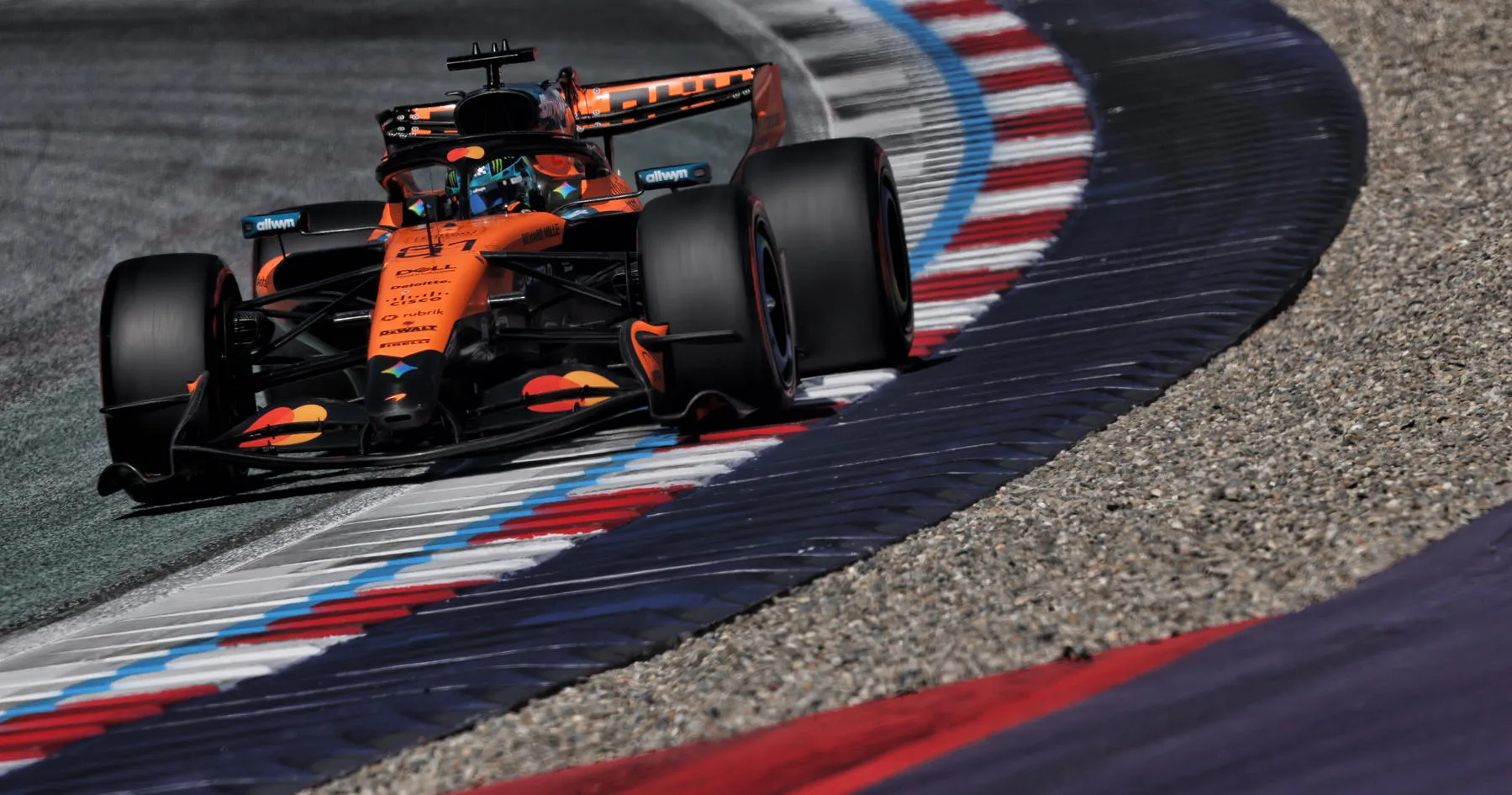 Oscar Piastri: McLaren Butuh Peningkatan Menyeluruh - sumber: (racingnews365)