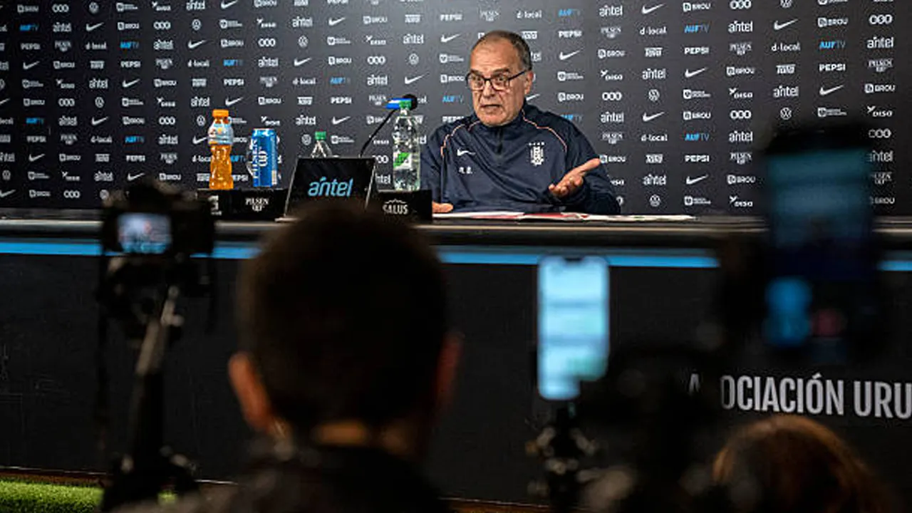 Pesannya Tak Diterima, Marcelo Bielsa Ungkap Faktor Kegagalan Uruguay