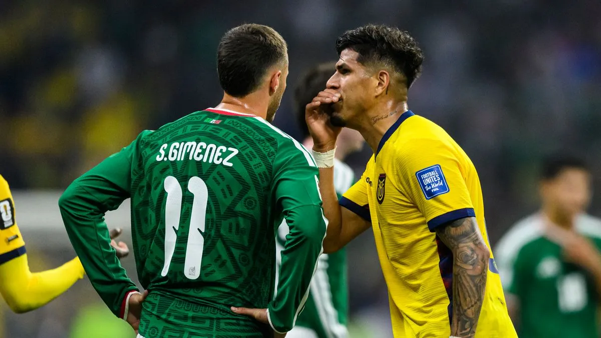 Piero Hincapie Kena Kartu Merah Akibat Aturan FIFA Baru - sumber: (footballlondon)
