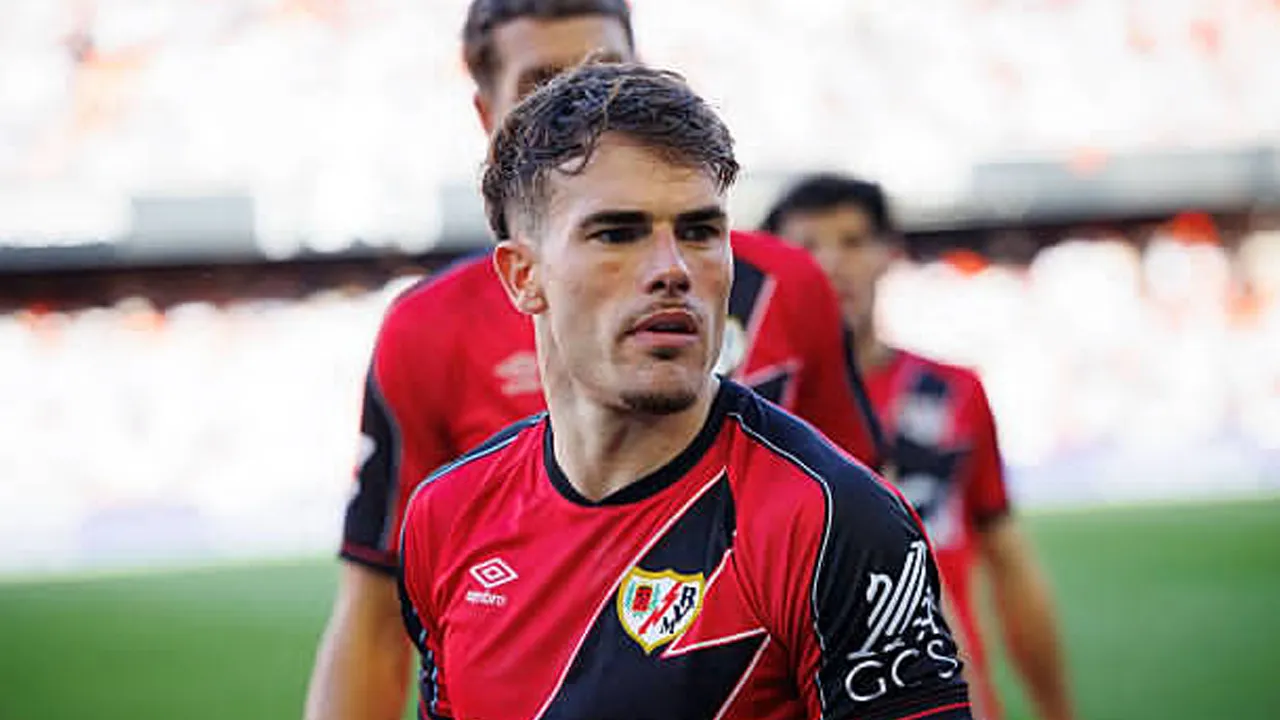 Profil Pep Chavarria, Target Chelsea yang Bersinar Bersama Rayo Vallecano
