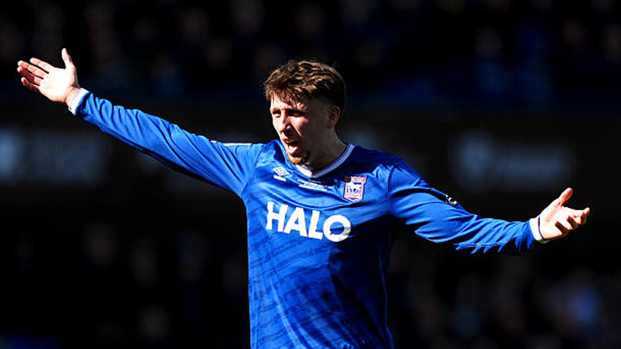 Southampton Gigit Jari, Rangers Capai Kesepakatan Rekrut Dan Neil