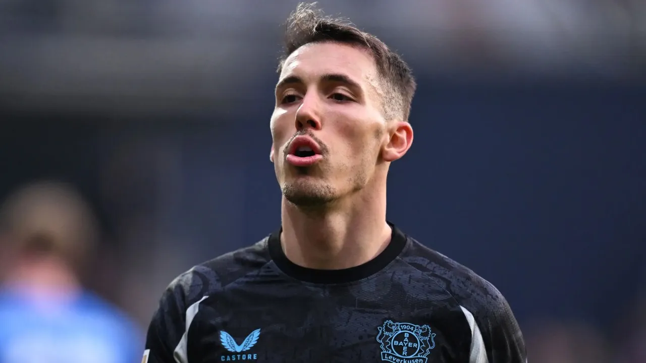 Bayer Leverkusen Nyaris Perbarui Kontrak Grimaldo Sebelum Dibajak Atletico