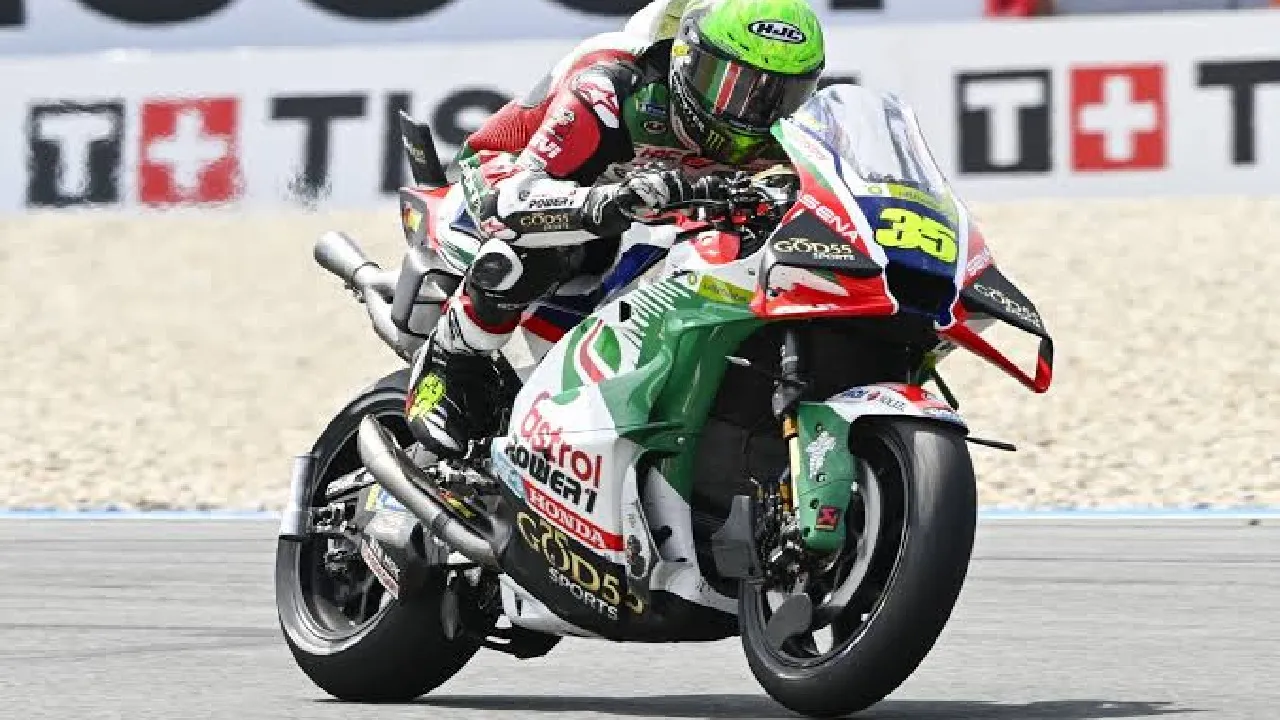 Cal Crutchlow akan dipanggil sebagai pengganti Johann Zarco di MotoGP Jerman 2026.