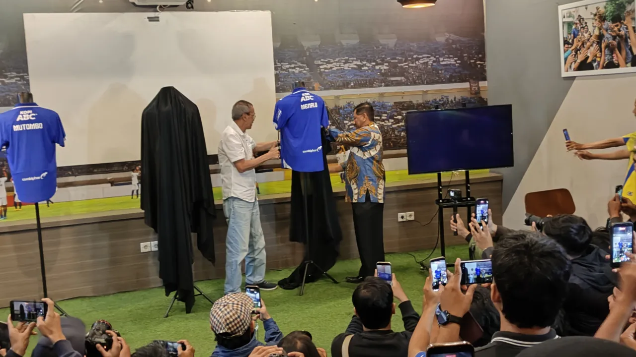 Luka Menalo resmi direkrut Persib