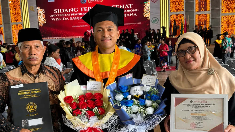 Fajar Fathurrahman Tambah Prestasi dengan Gelar Sarjana - sumber: (ileagueid)
