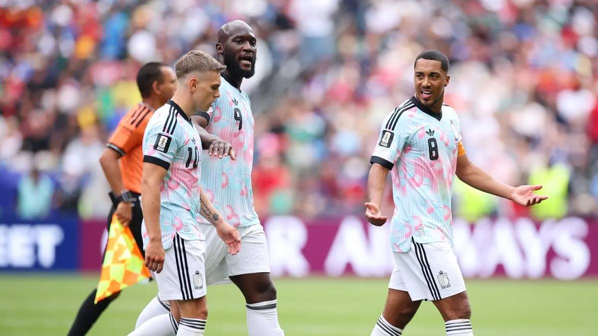 Ketegangan Pecah: Trossard dan Tielemans Bersitegang - sumber: (footballlondon)