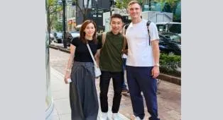 Lee Chong Wei Bertemu Kawan Lama Viktor Axelsen di Tokyo