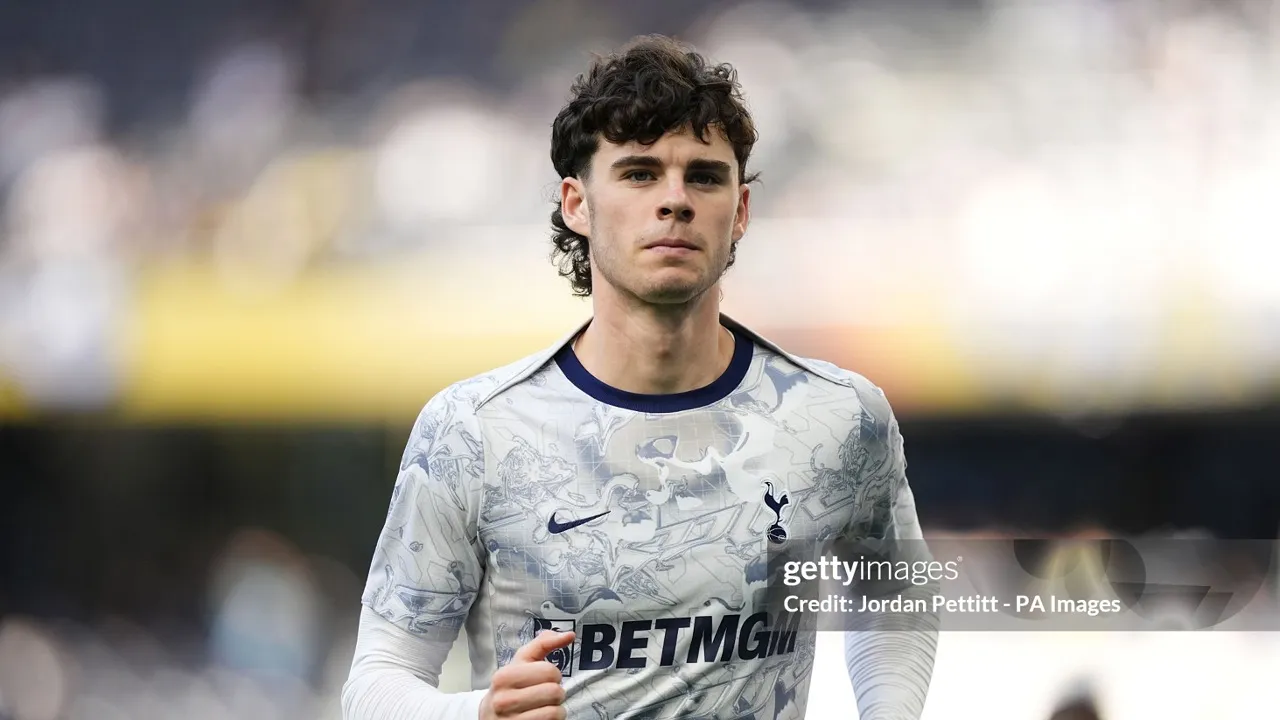 Newcastle United Tetap Bidik Archie Gray usai Penolakan Tottenham