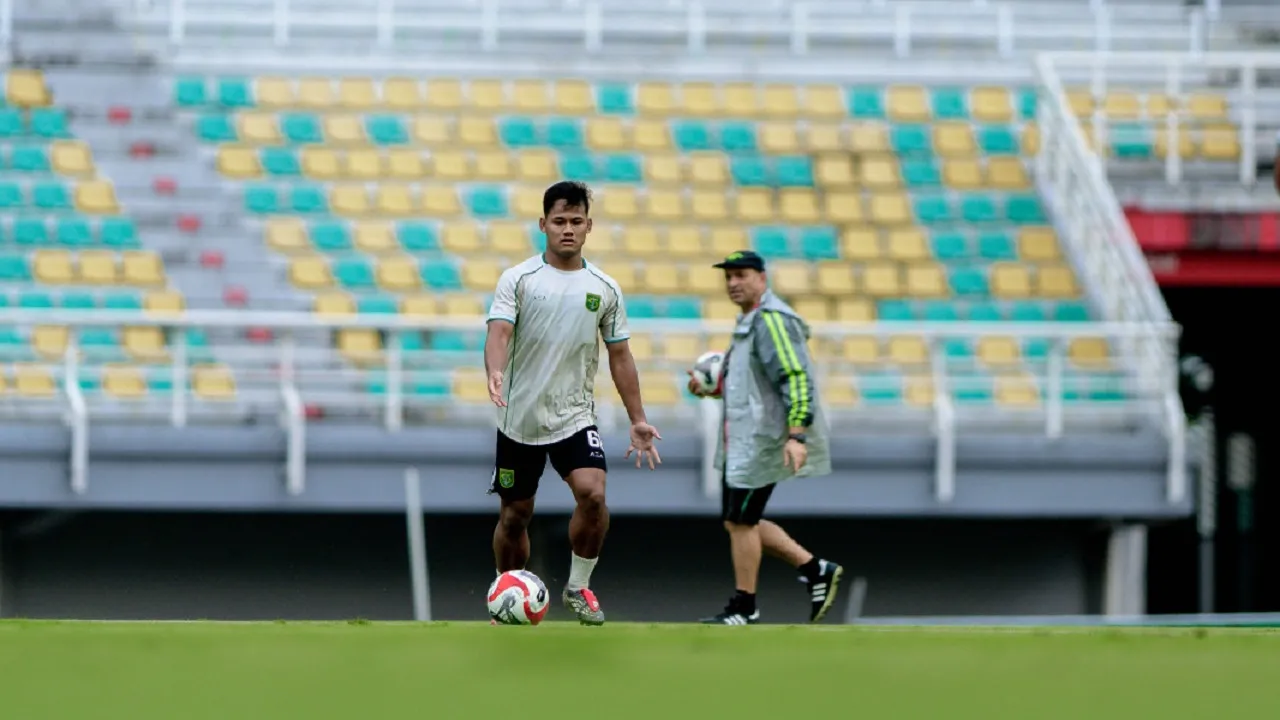 Gelandang muda Persebaya Surabaya, Toni Firmansyah