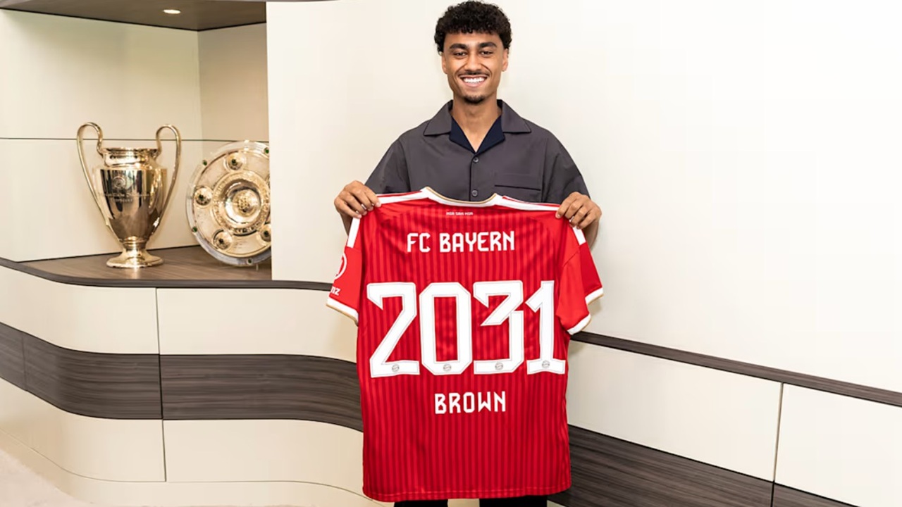 Bayern Munich Resmi Umumkan Transfer Nathaniel Brown dari Frankfurt
