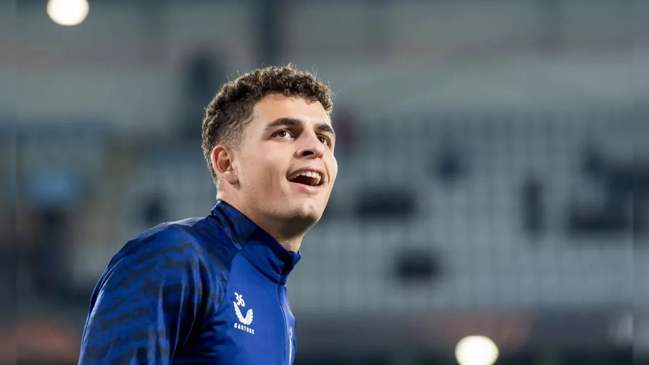 Ditinggalkan Dua Bek Tengah, Lazio Utamakan Transfer Dominguez