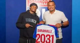 Julien Duranville Resmi Tinggalkan Borussia Dortmund untuk Gabung Lyon