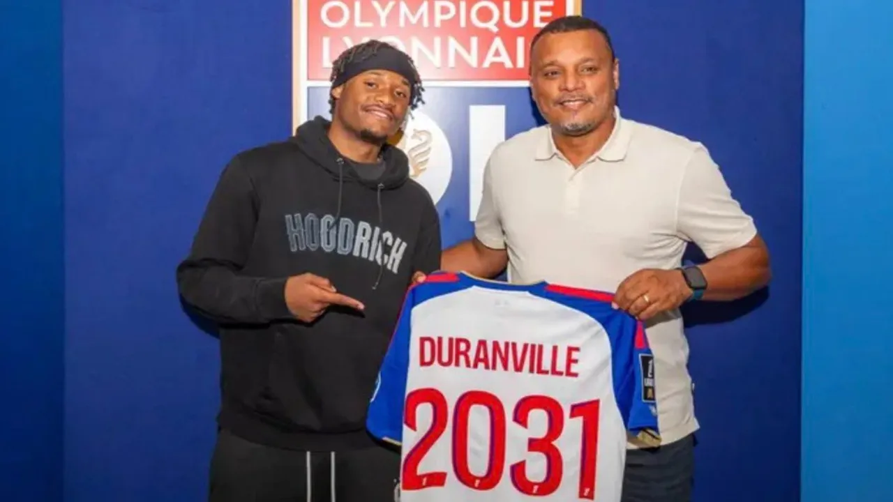 Julien Duranville Resmi Tinggalkan Borussia Dortmund untuk Gabung Lyon
