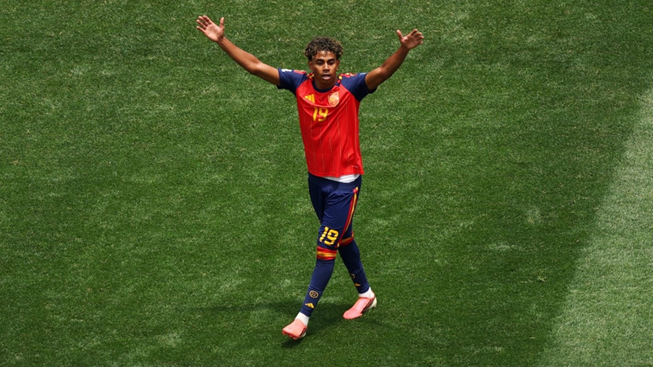 Lamine Yamal Bersemangat Menghadapi Cristiano Ronaldo