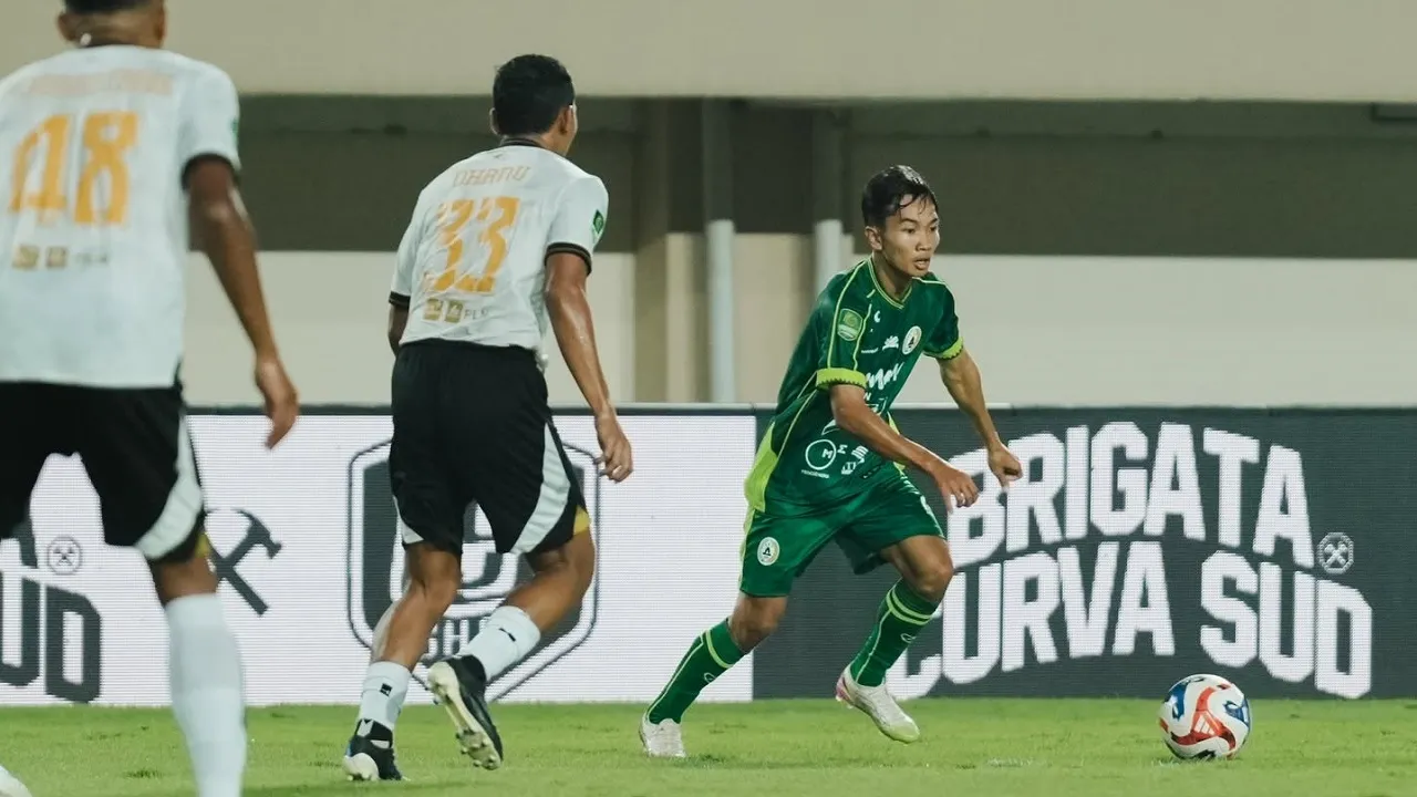 Gelandang muda PSS Sleman, Dominikus Dion
