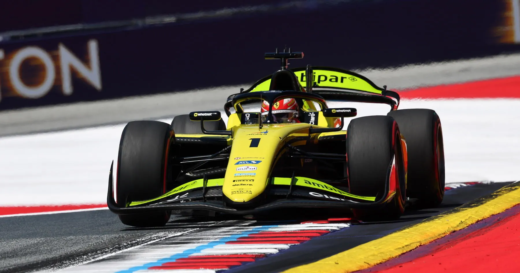 Rafael Camara Raih Pole Position di Kualifikasi F2 Silverstone - sumber: (racingnews365)