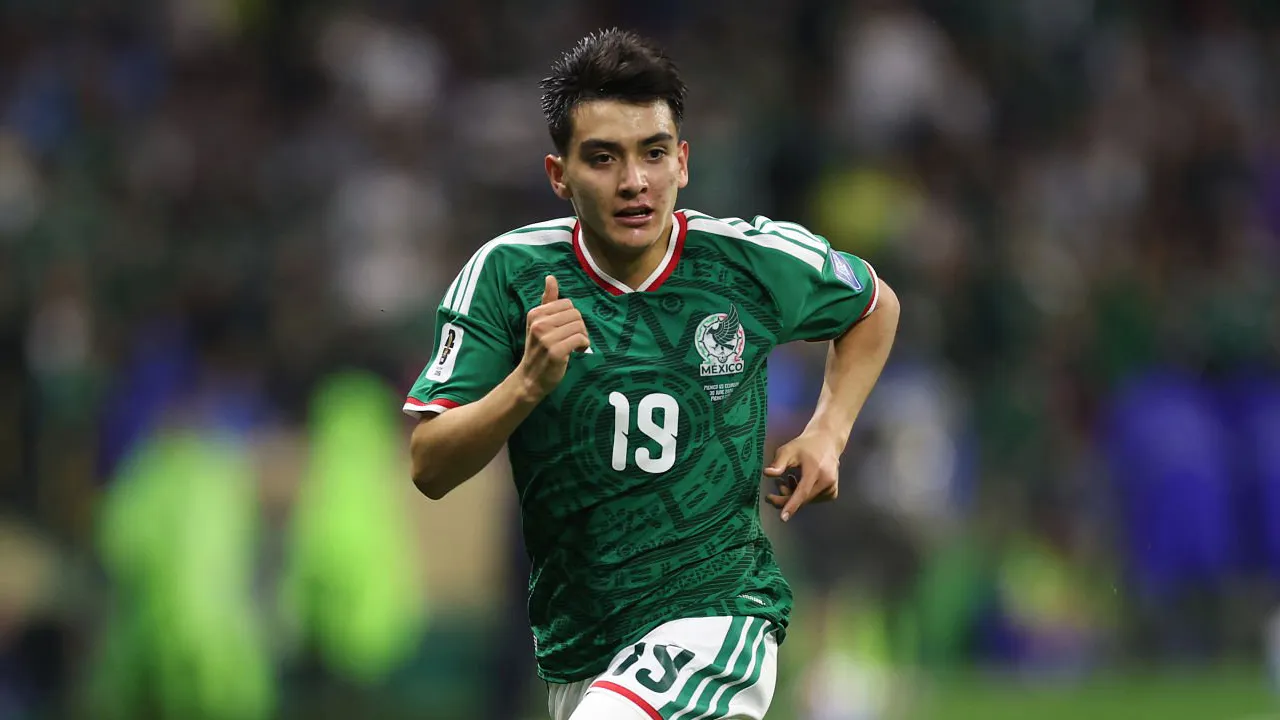 Gilberto Mora.
