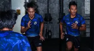 Robi Darwis Ungkap Alasan Pilih Nomor Punggung 21 Di Arema FC