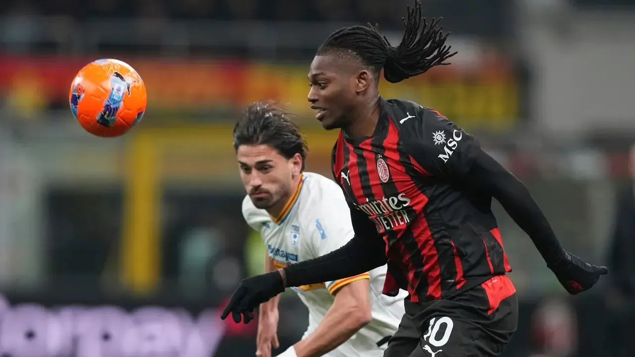 Tottenham Inginkan Rafael Leao, Tapi De Zerbi Lebih Suka Eli Kroupi