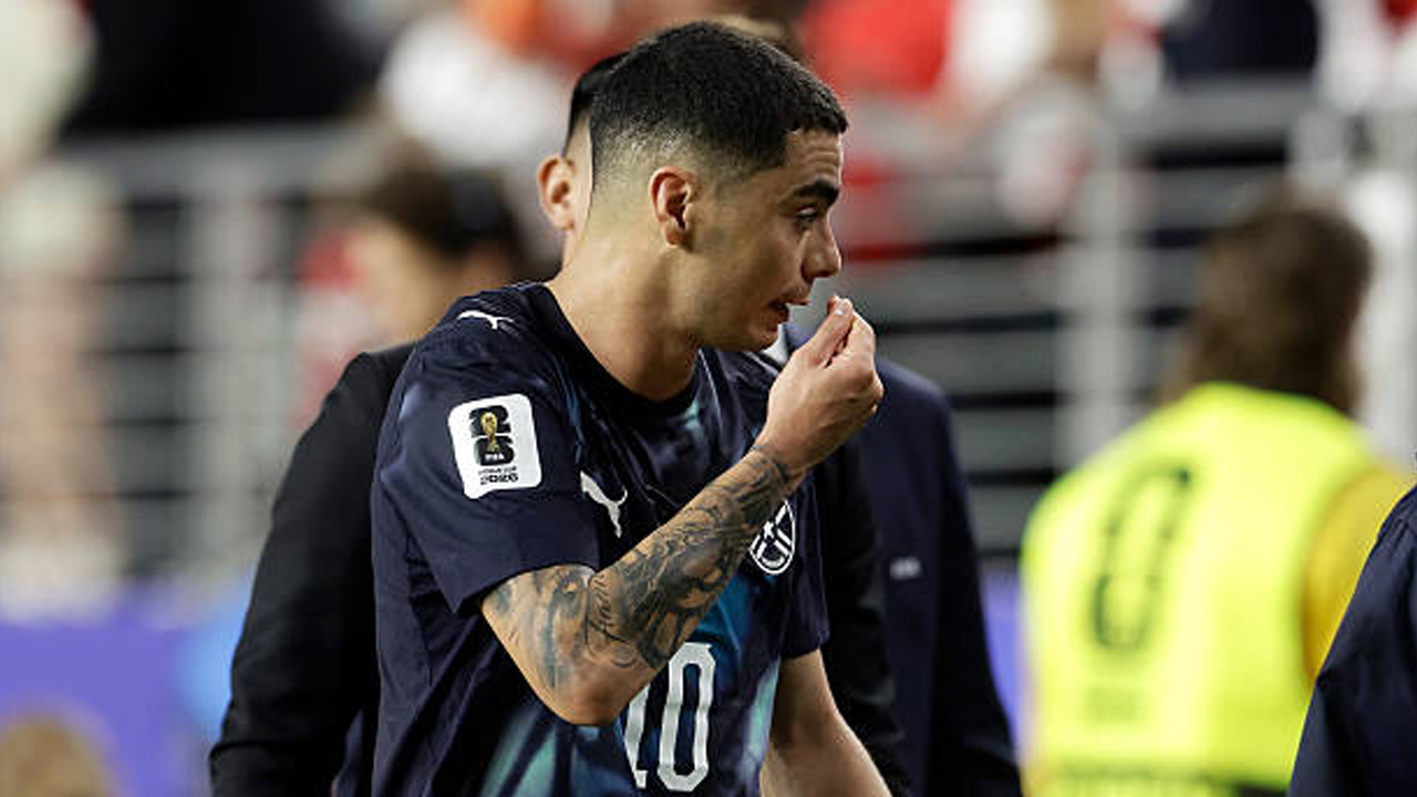 UEFA Tegaskan Aksi Tutupi Mulut Saat Beradu Argumen Tak Berbuah Kartu Merah