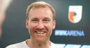 Benjamin Weber: Peran Kunci Manuel Baum di Augsburg