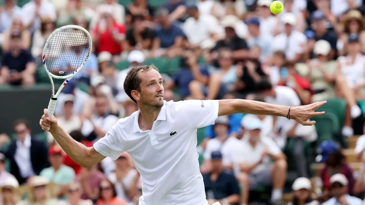 Daniil Medvedev Akui Harusnya Bermain Dengan Lebih Baik Di Babak Ketiga Wimbledon