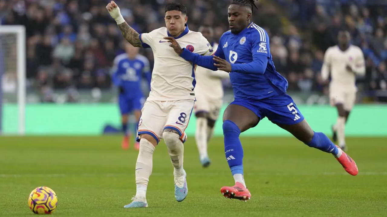 Dibidik Torino dan Monza, Agen Sebut Caleb Okoli Akan Kembali ke Serie A