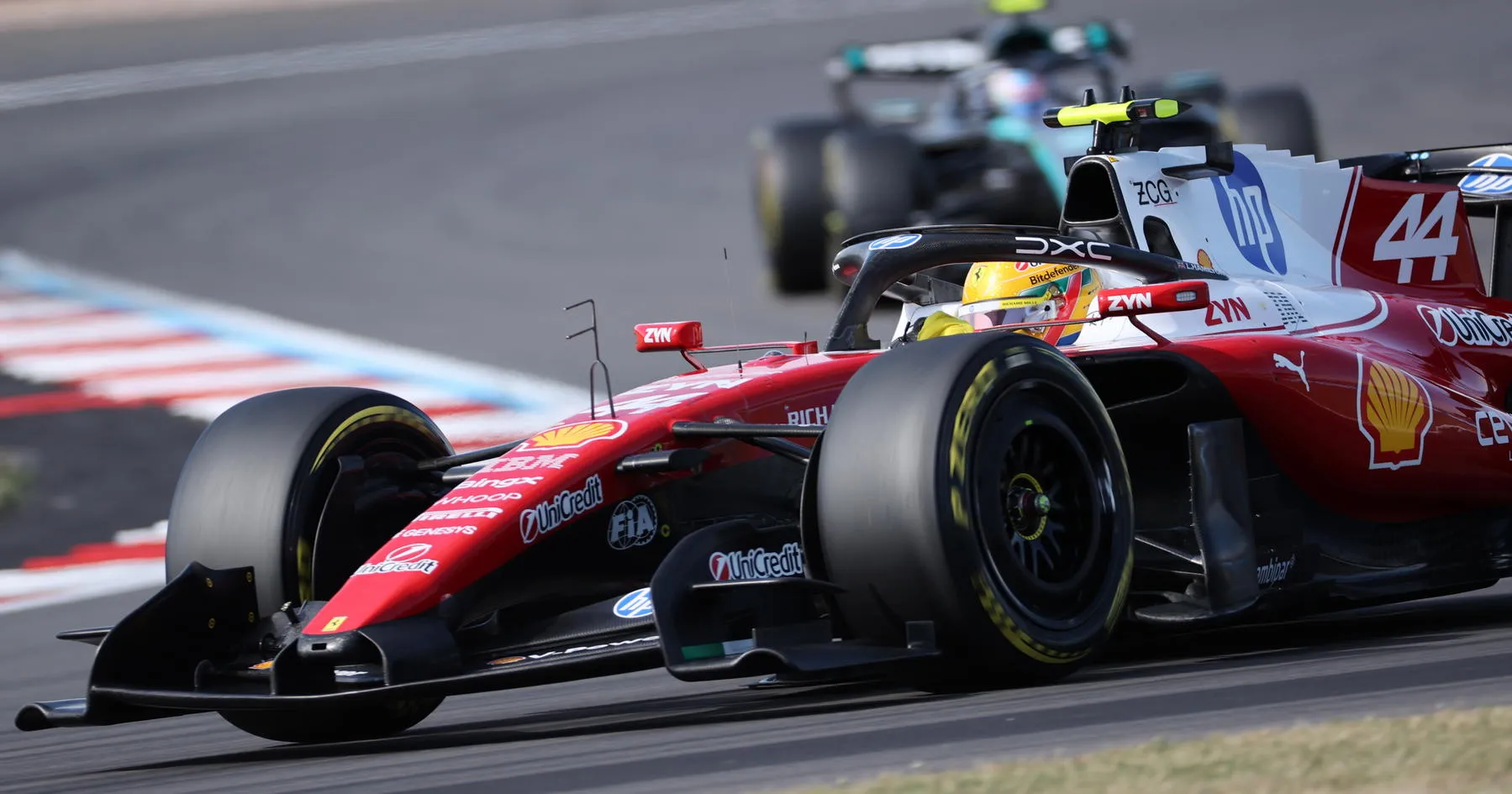 Ferrari Unggul di Silverstone, Mengalahkan Mercedes - sumber: (racingnews365)