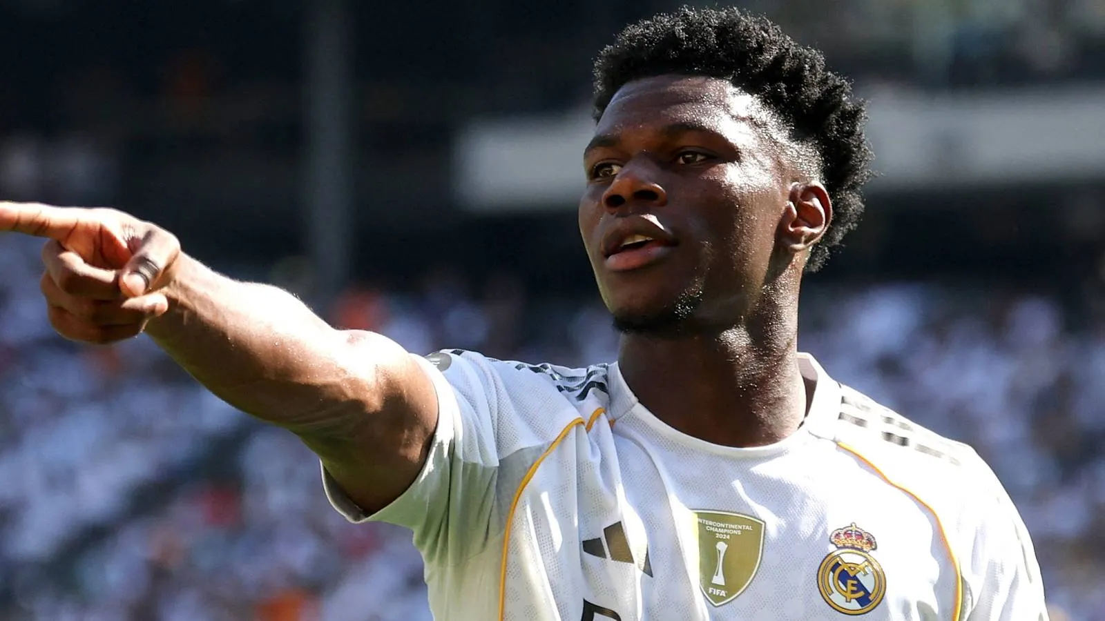 Manchester United Dekati Bintang Real Madrid, Aurelien Tchouameni - sumber: (givemesport)