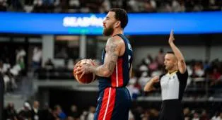 Mike James Bermain Cemerlang saat ASS Libas Republik Dominika