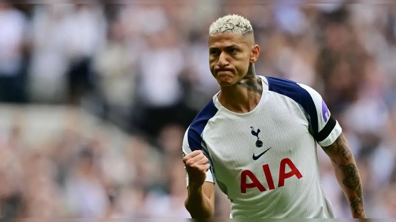 Striker Tottenham