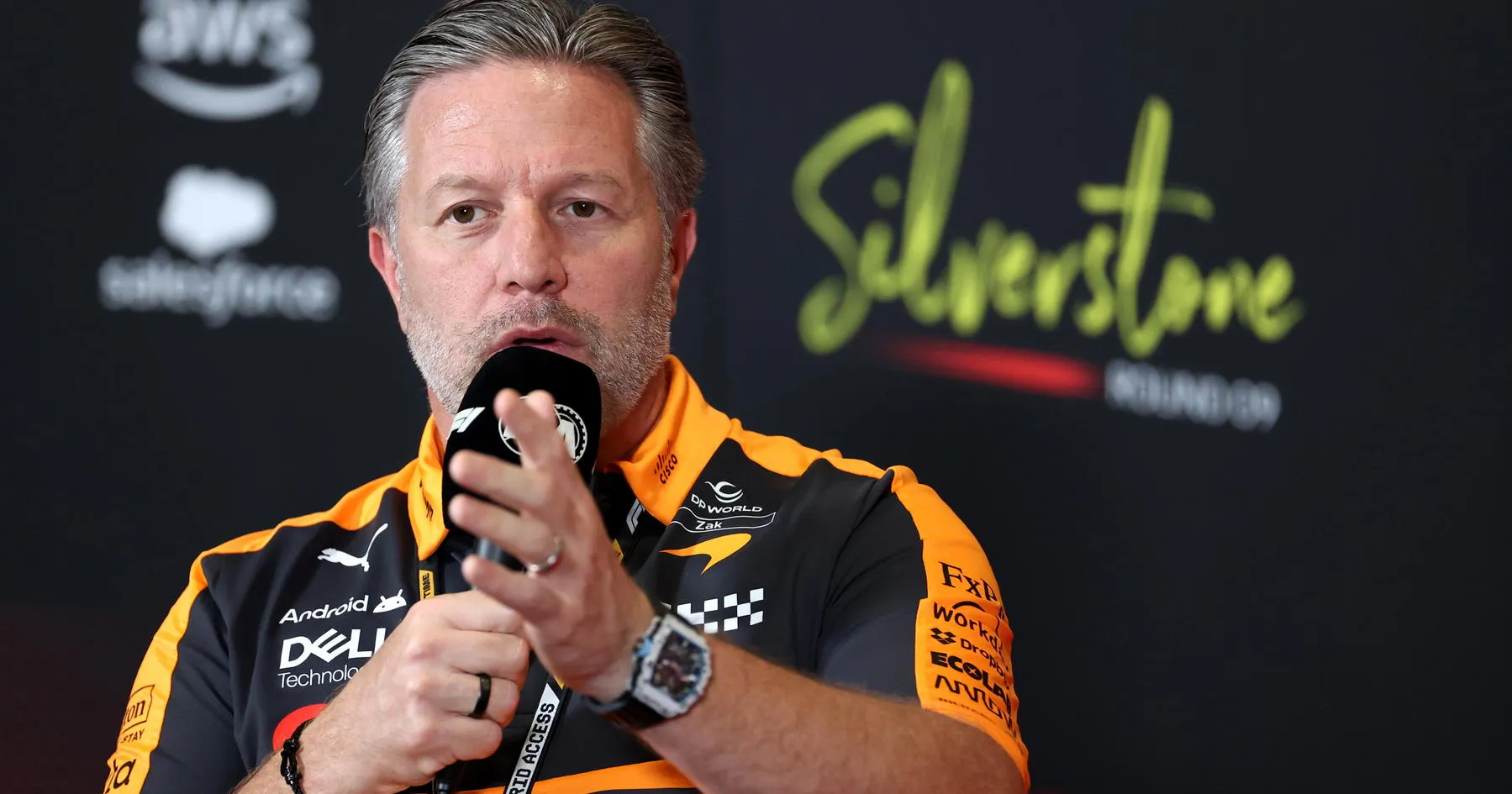 Zak Brown Bantah Rumor Kepindahan Verstappen ke McLaren - sumber: (racingnews365)