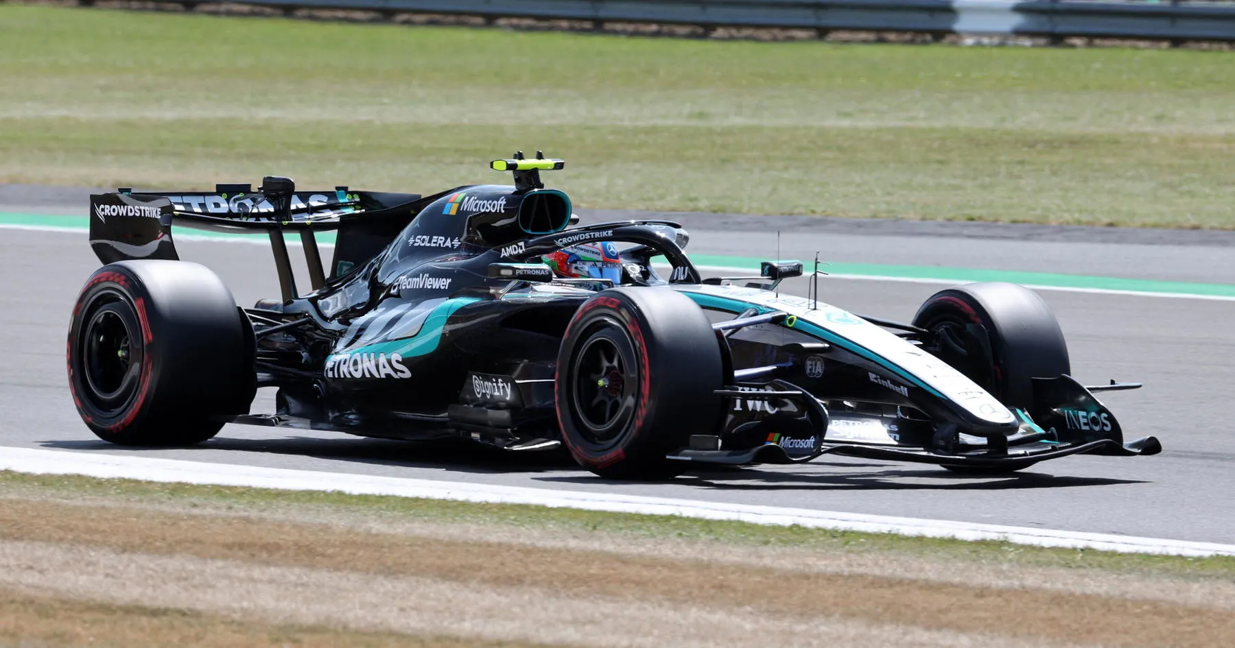 Kimi Antonelli Raih Pole di Kualifikasi F1 Inggris 2026 - sumber: (racingnews365)