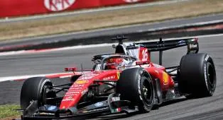 Leclerc Juara GP Inggris di Tengah Kekacauan Silverstone