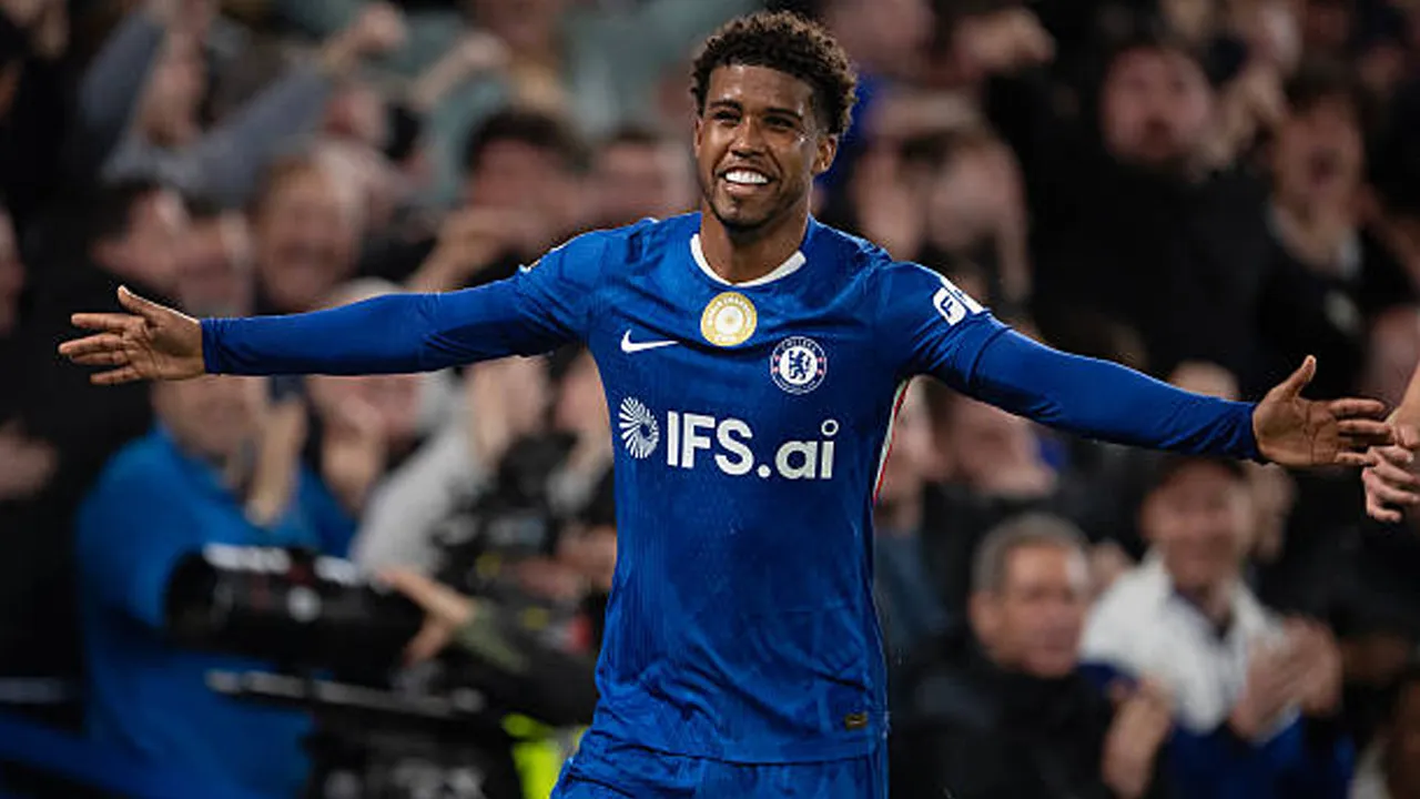 Manchester United Jajaki Transfer Andrey Santos dari Chelsea