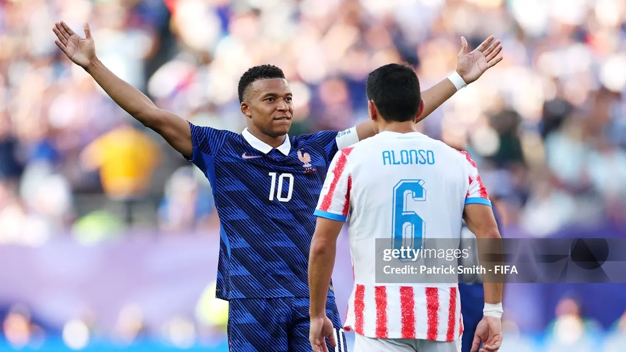 Prancis kalahkan Paraguay lewat penalti Kylian Mbappe