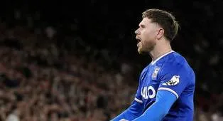 Teken Kontrak Baru Satu Tahun, Wes Burns Bertahan di Ipswich Town