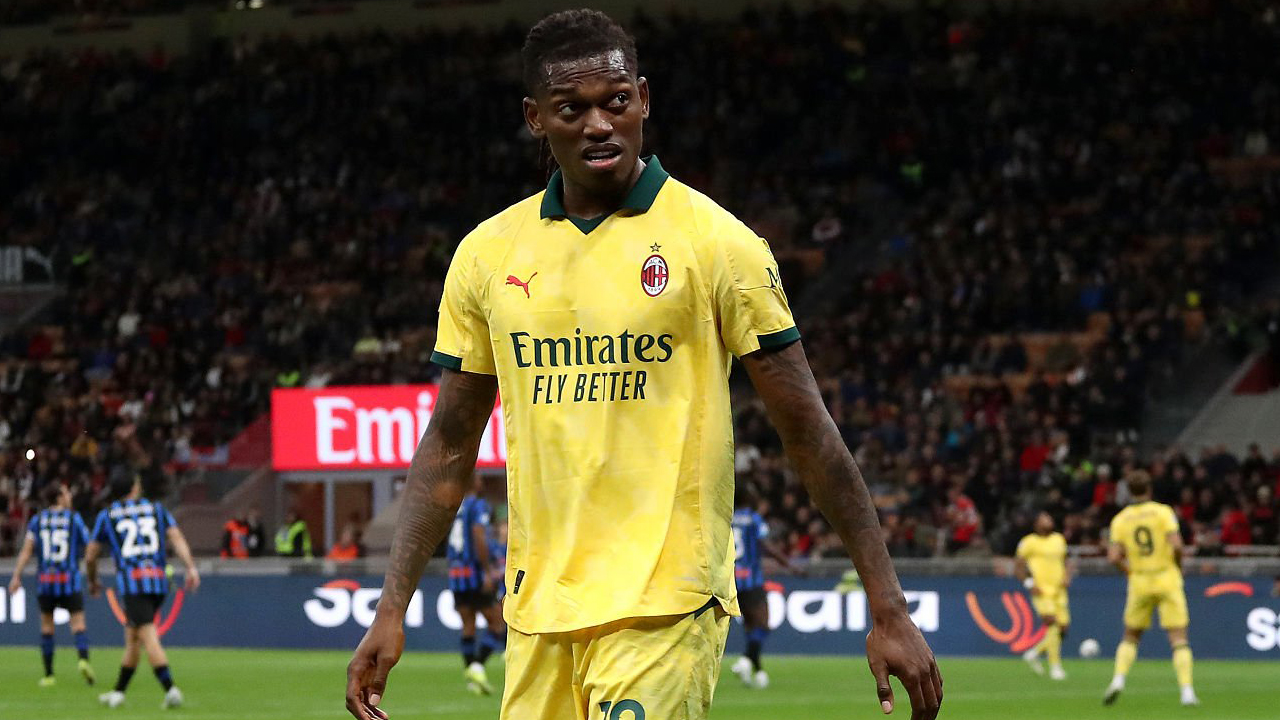 Tottenham Pertimbangkan Rekrut Rafael Leao dari AC Milan