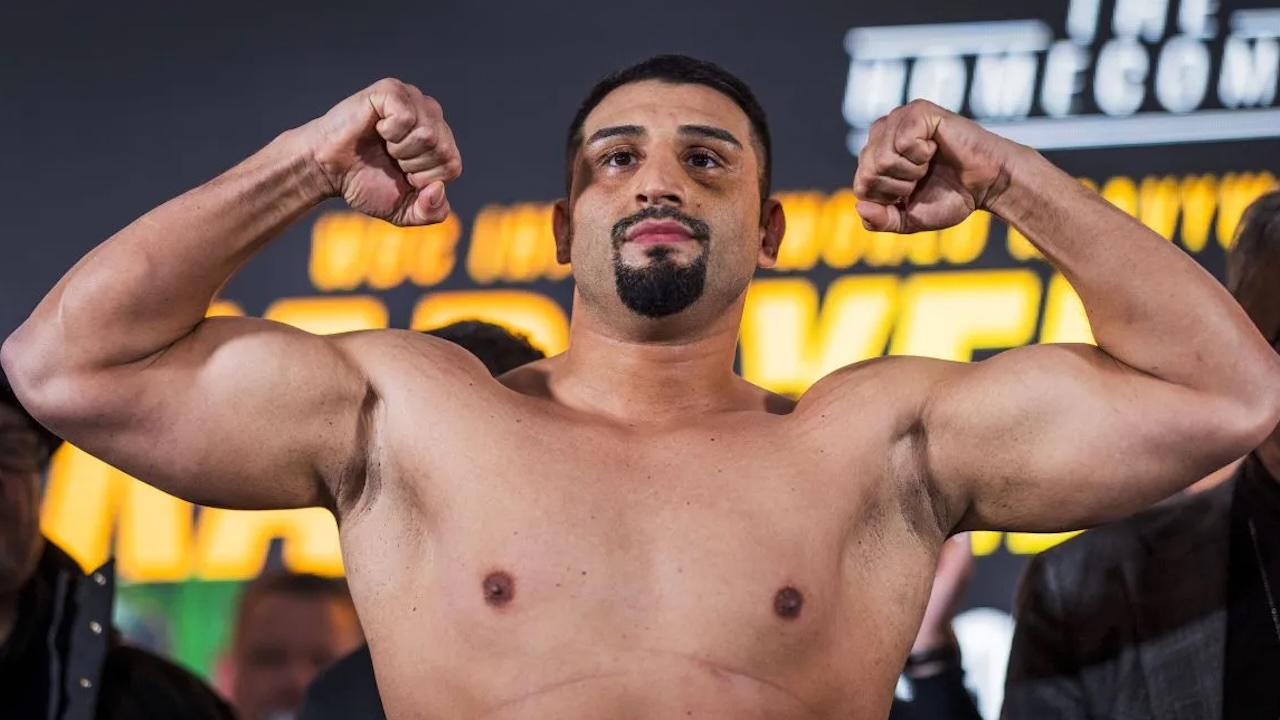 Agit Kabayel Bidik Jarrell Miller untuk Duel Perdana Sebagai Juara WBC