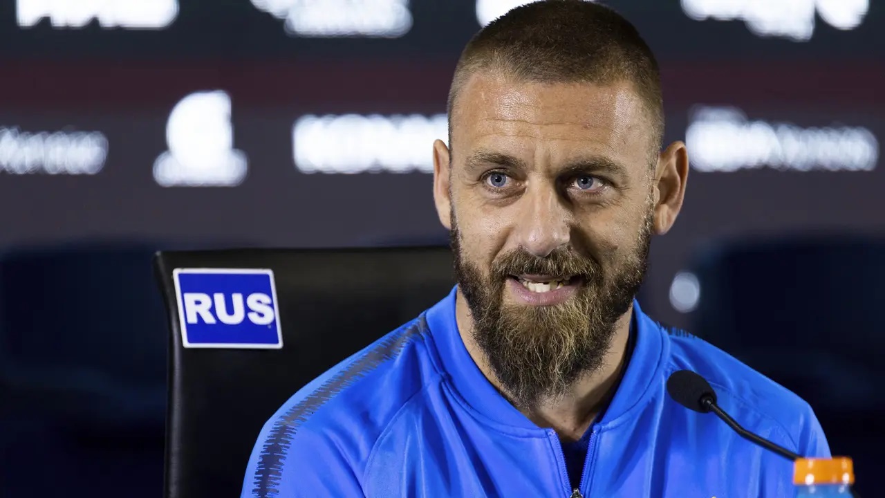 Daniele De Rossi Minta Genoa Datangkan Artem Dovbyk dari AS Roma