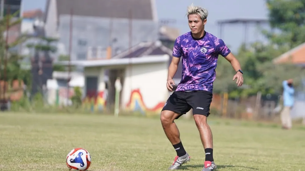 Dewangga Mantap Bersama Arema FC dengan Target Ambisius - sumber: (ileagueid)