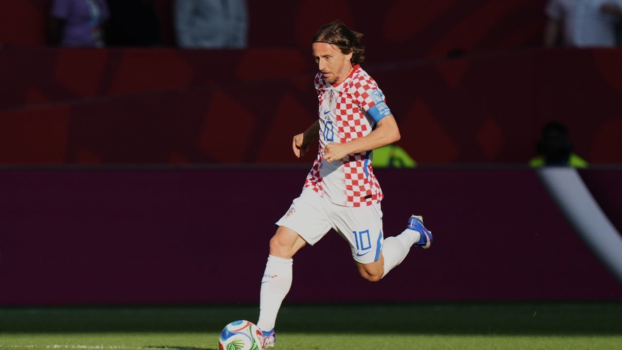 Dukung Bertahan di Milan, Ronaldo Menilai Luka Modric Tetap Layak Bermain