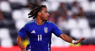 Fiorentina dan Burnley Gelar Pertemuan Bahas Transfer Luca Koleosho