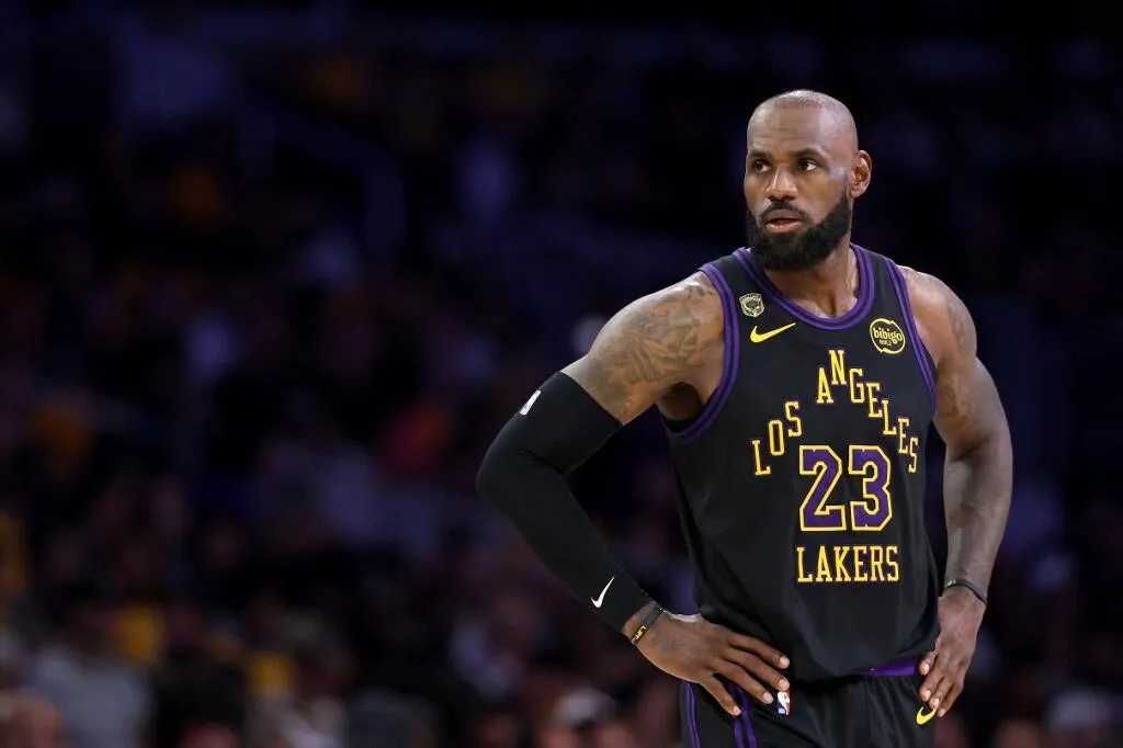 LeBron James: Ke Mana Langkah Berikutnya? - sumber: (mainbasket)