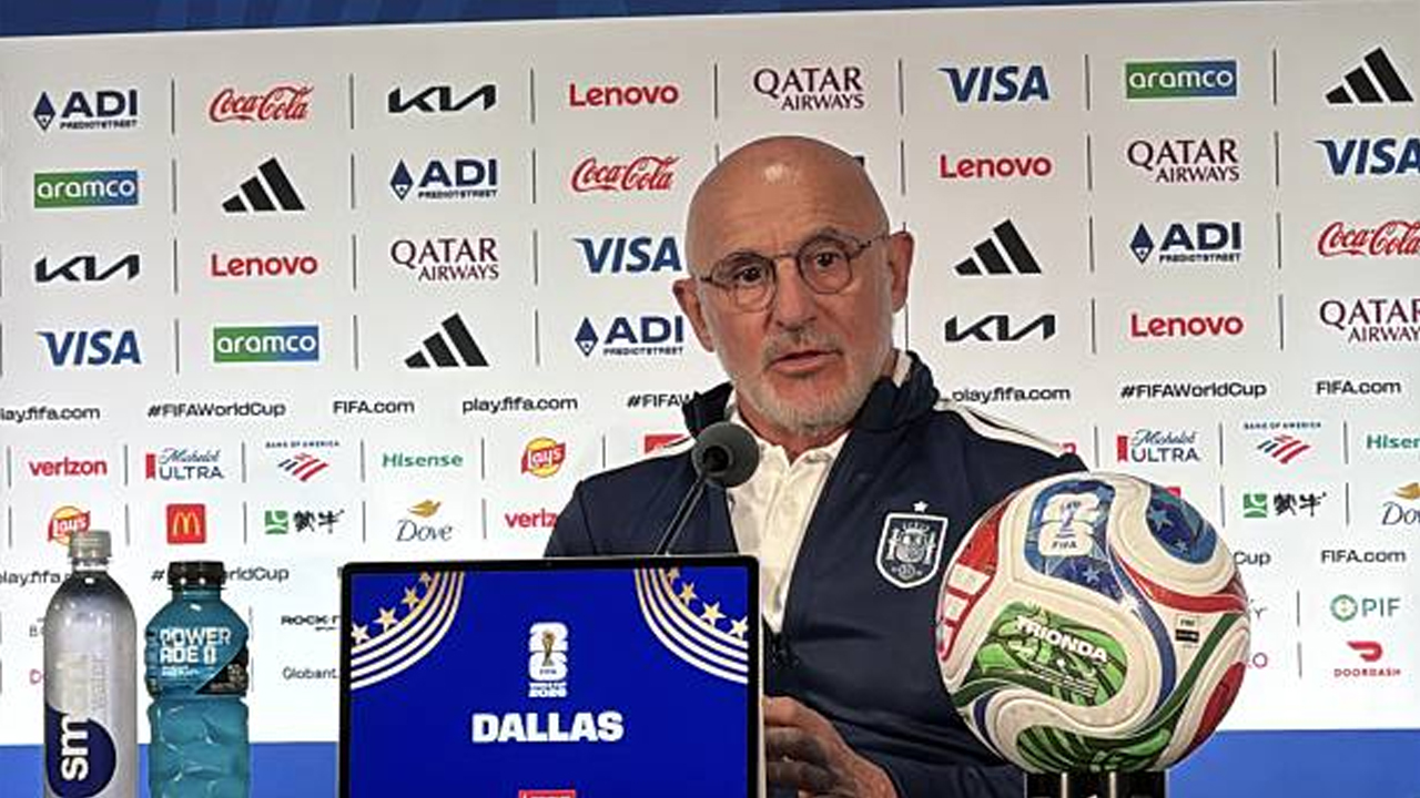 Luis de la Fuente Tegaskan Timnas Spanyol Punya Lini Tengah Terbaik di Dunia